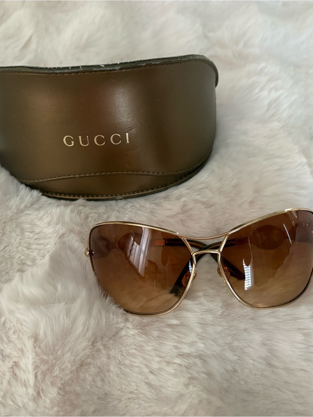 Archive Gucci Women's Sunglasses in Excellent Used Condition!